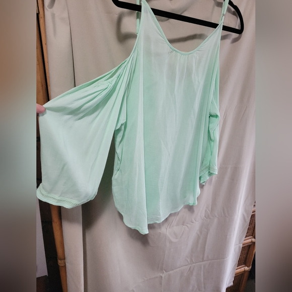 Top - Picture 2 of 3